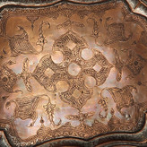 سینی مسی قاجاری چندضلعی، تمام چکشکاری و قلمگیری دستساز(۱۵۰ ساله)