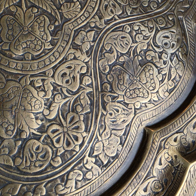 سینی برنجی قاجاری تمام هنر دستساز حکاکی روی فلز(موزه ای)